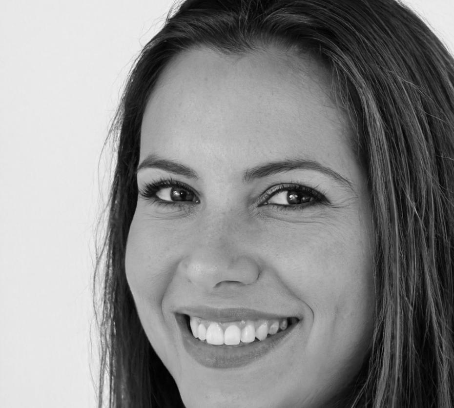 Sienna Kirkwood reviewing participant progress