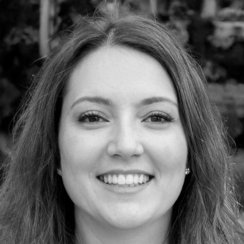 Freya Donovan conducting one-on-one session